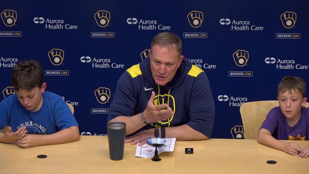 Christian Yelich hits walk-off grand slam in Brewers' win vs. Red Sox