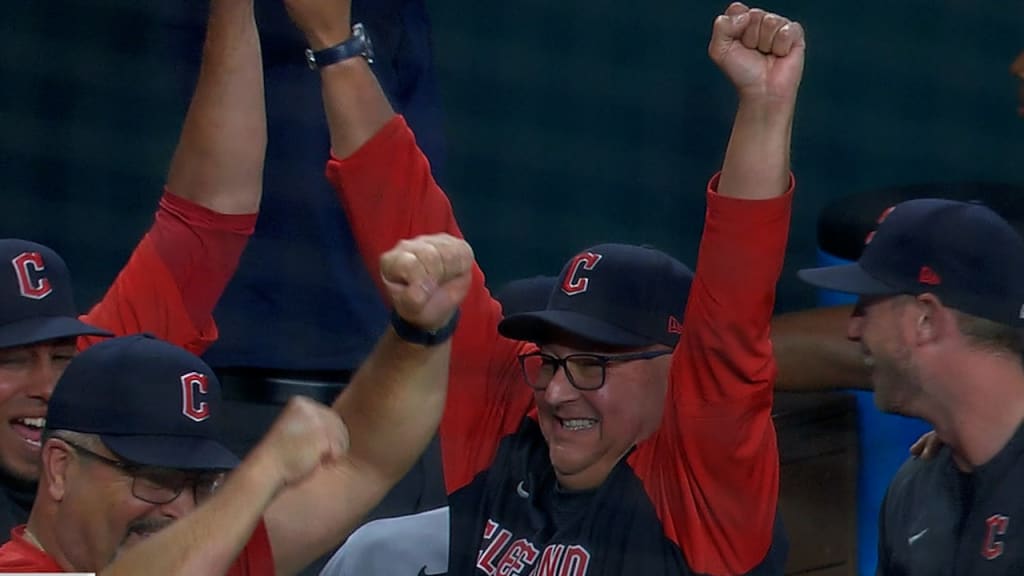 Cleveland Guardians - Number news: Terry Francona now will wear No