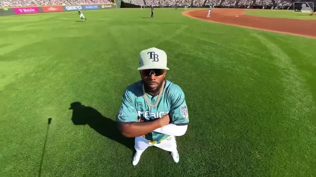 MLB Life on X: Randy Arozarena with the pose on the Red Carpet