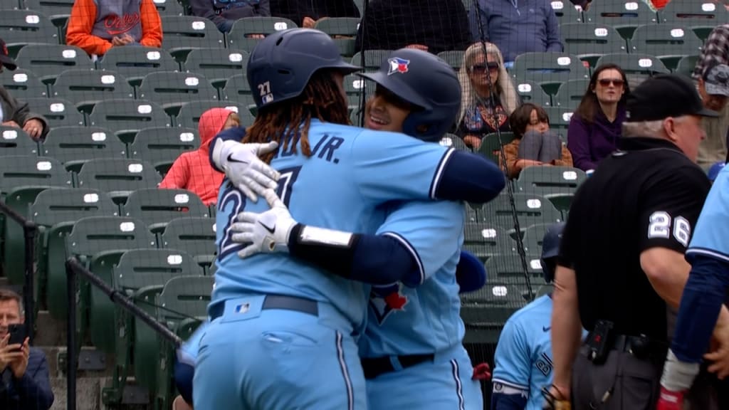 Blue Jays catcher Alejandro Kirk captures Silver Slugger Award