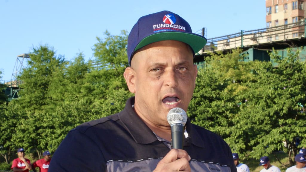 Roberto Rojas exhortó a los atletas a competir con altura y lealtad.