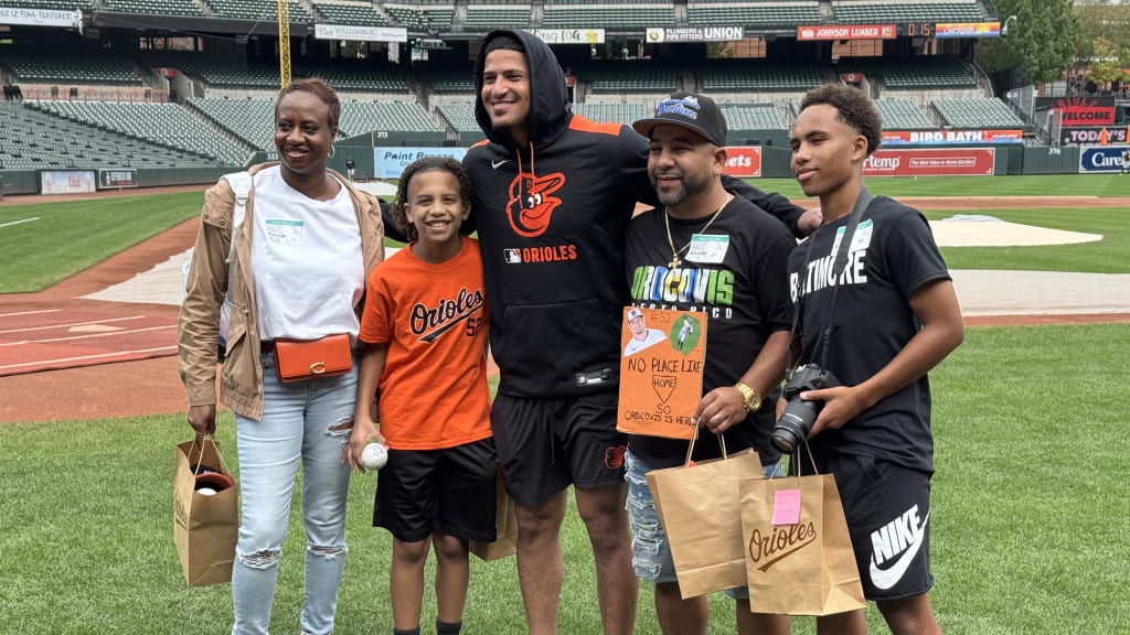 Luis Vázquez and the Santiago family