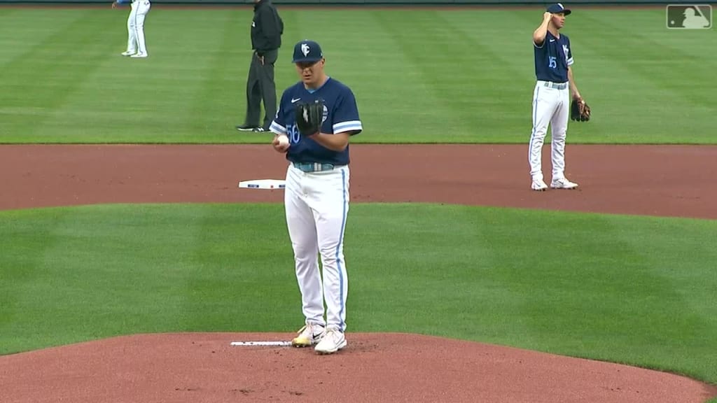 Kansas City, MO, USA. 04th June, 2021. Kansas City Royals starting pitcher  Brad Keller (56) delivers a fastball in the first inning at Kauffman  Stadium in Kansas City, MO. Kansas City defeated