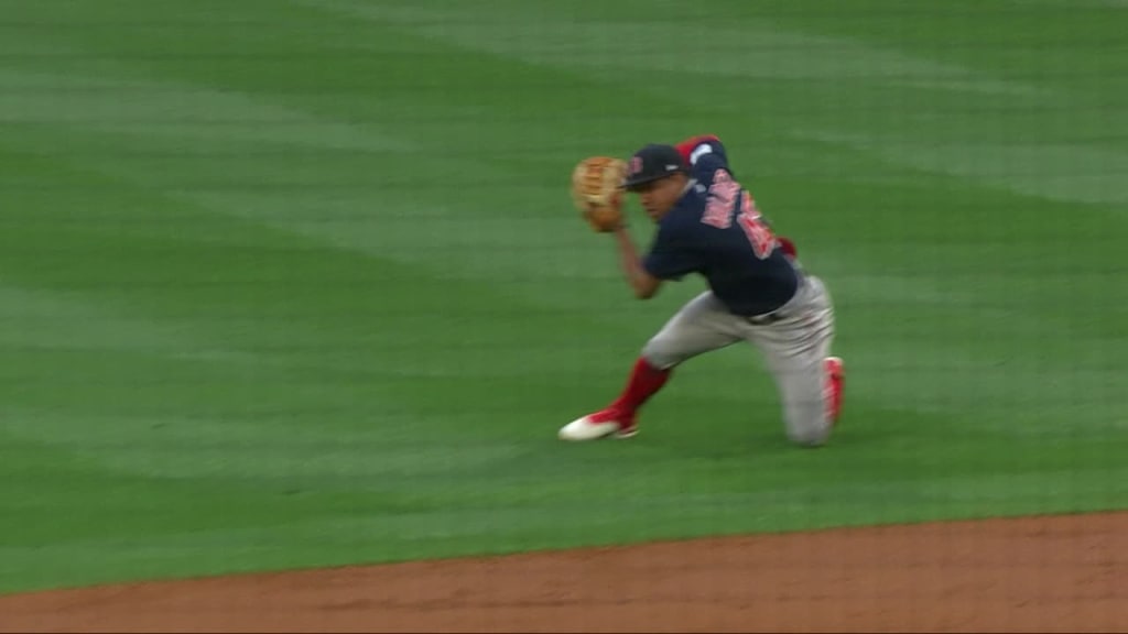 Red Sox's Rafael Devers has classic postgame interview