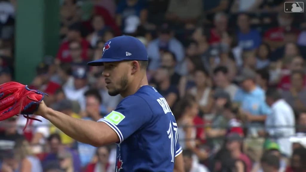 Alejandro Kirk's clutch go-ahead hit gives us win against Astros