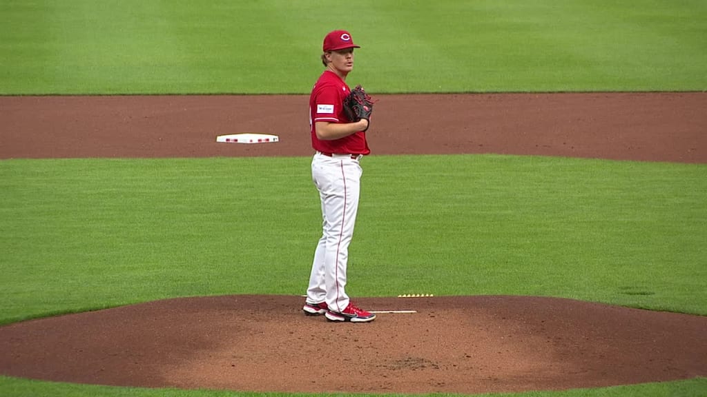 Rookie pitcher Andrew Abbott off to record start, helps Reds squeak past  Astros - The Boston Globe