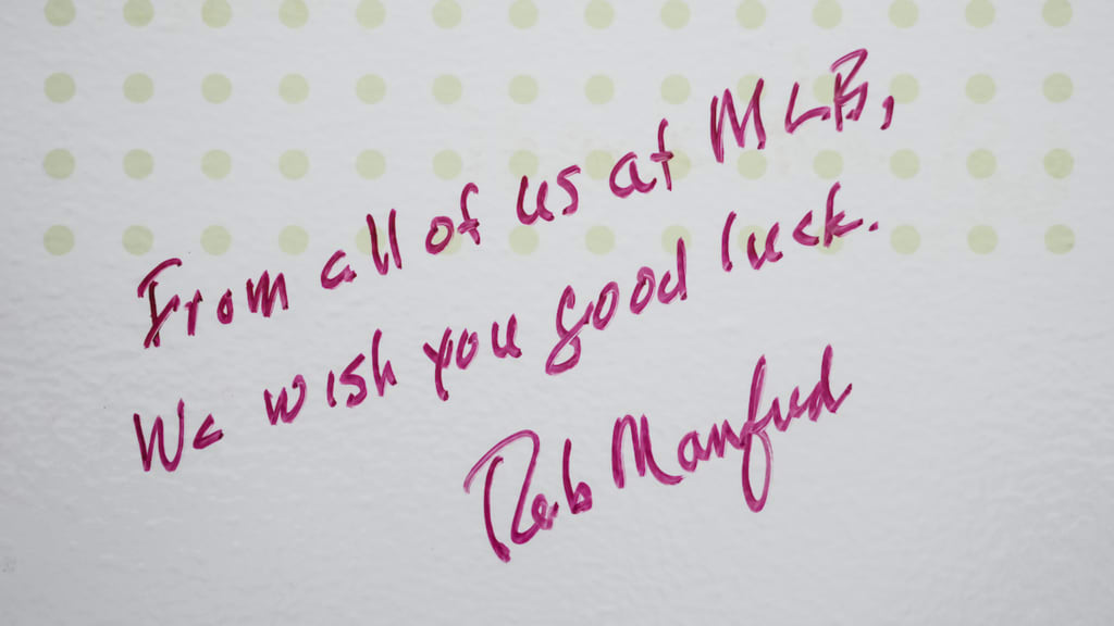 MLB Commissioner Rob Manfred's message on the Wall of Encouragement during the visit at MercyOne Dubuque Cancer Center on Thursday. (Daniel Shirey/MLB)