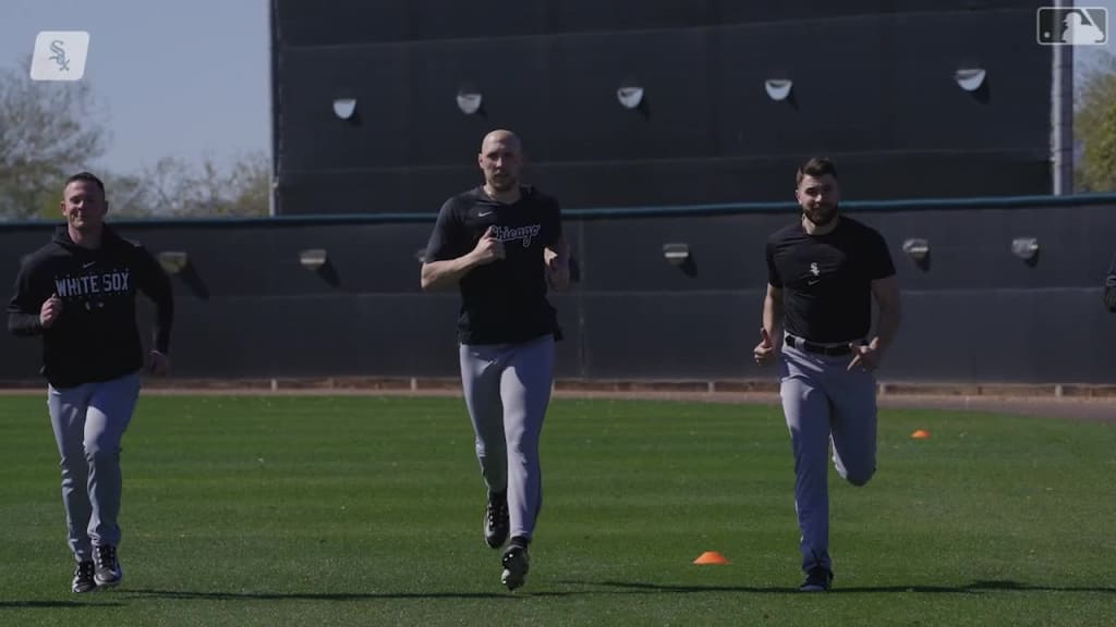 Eloy Jiménez unveils new look at White Sox camp