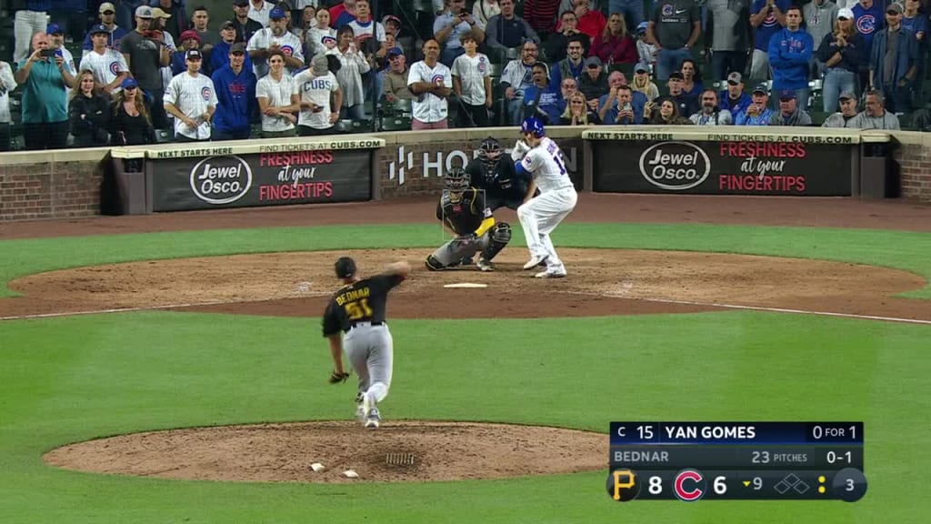 Cubs use 6-run inning to dispatch Pirates