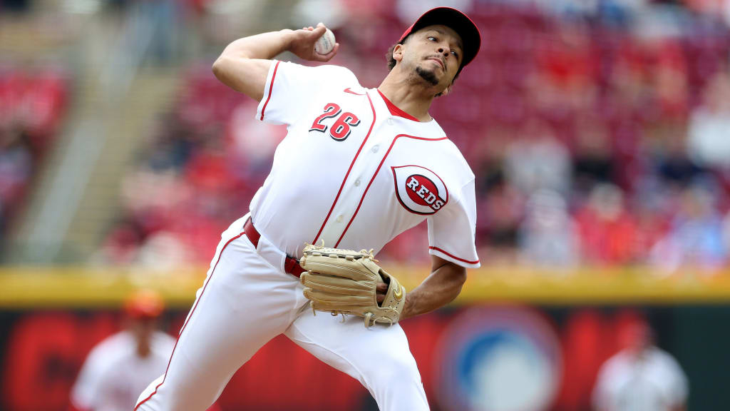 LIVE: Reds' All-Star ace faces tough test in Phillies