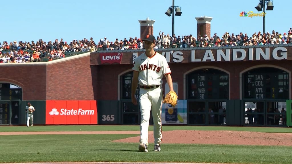 SF Giants launch 7 HRs to spoil White Sox home opener