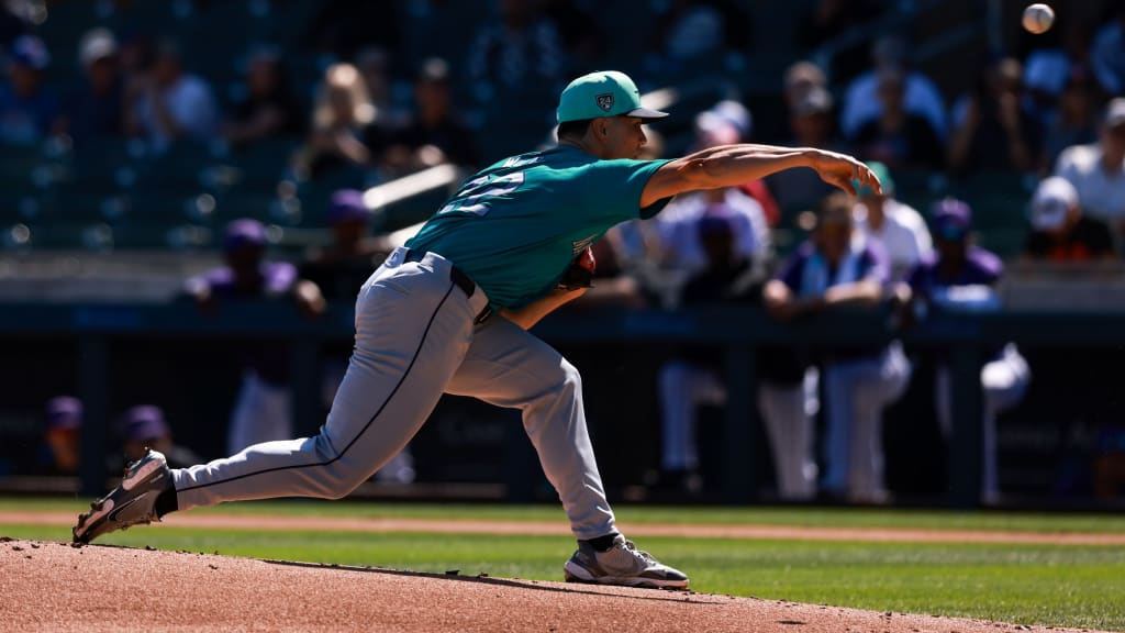 Bryan Woo fans three during his Spring Training debut