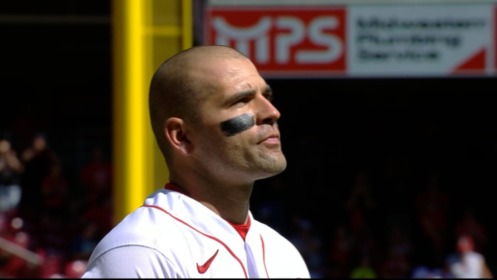 Joey Votto signs ball for fan after ejection: 'I am sorry I didn't