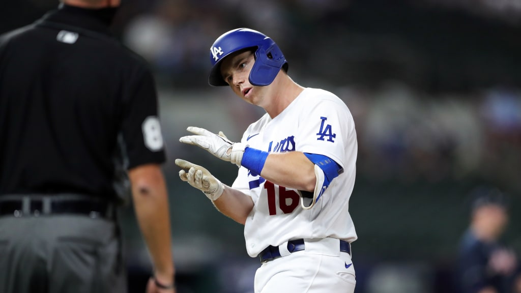 Will Smith agrees to contract extension with Dodgers