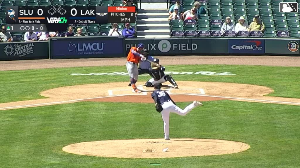 Jeff McNeil singles on the first pitch