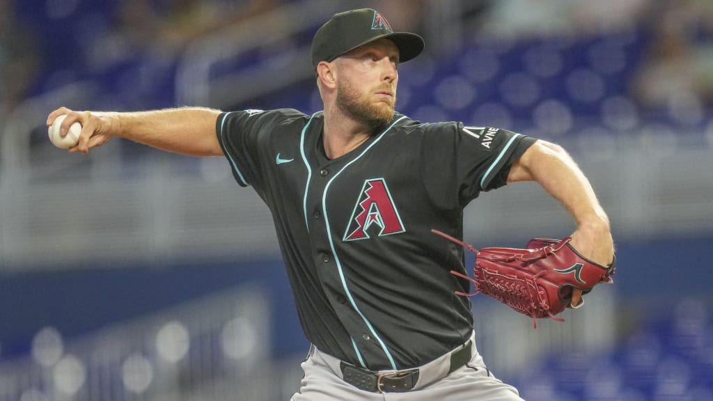 Kelly shows off 'swagger' against pesky Marlins lineup