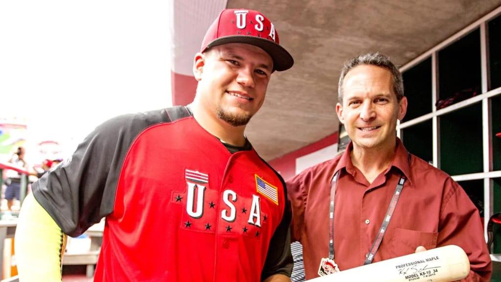 Kyle Schwarber with then-Hall of Fame President Jeff Idelson in 2015, when Schwarber was named MVP of the Futures Game and his bat was sent to Cooperstown.