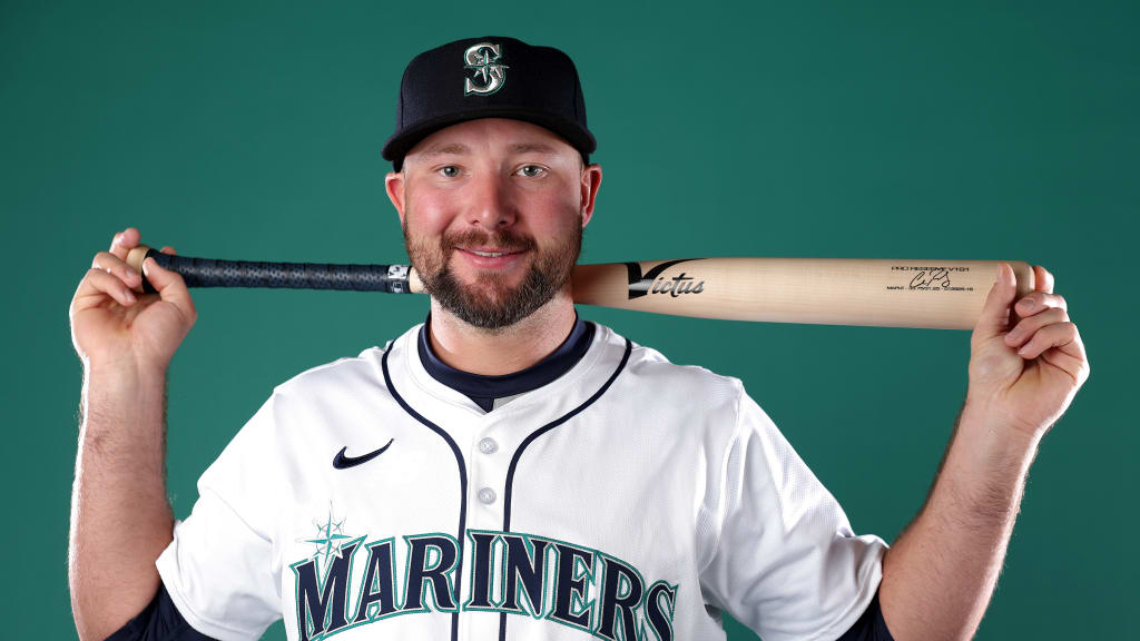 Mariners pitchers ask Cal Raleigh questions at press conference