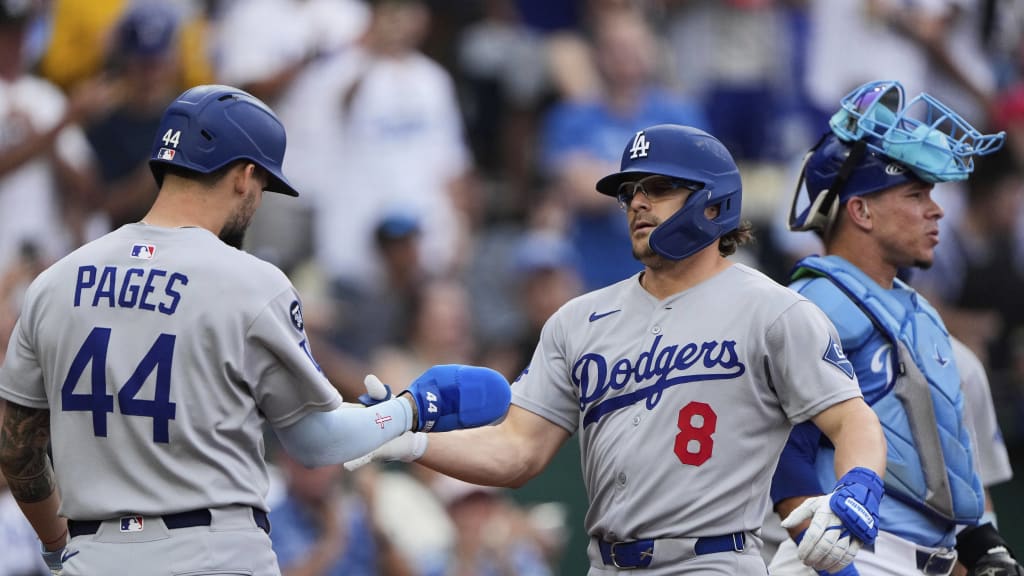 Kiké Hernández returns from injury, adds to Dodgers