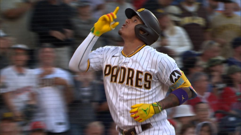 Manny Machado's solo homer (12)