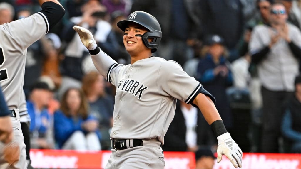 LIVE: Yanks swinging some hot bats in Seattle