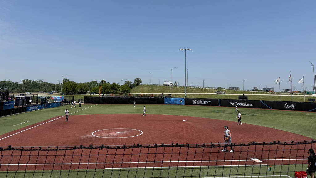 The Talons and Bandits practice ahead of the Athletes Unlimited Softball League's Opening Day