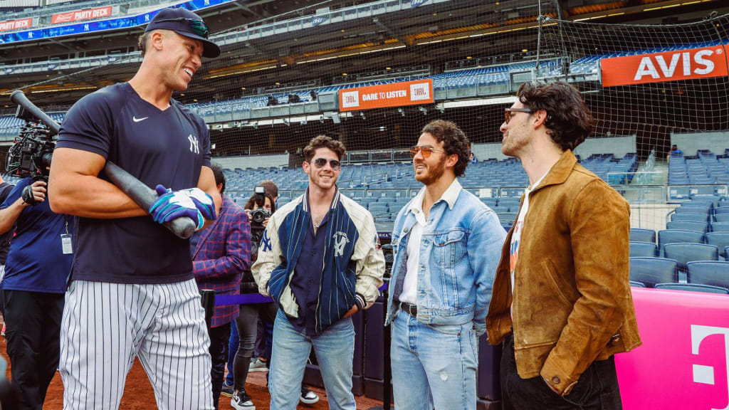 Jonas Brothers visit the Yankees