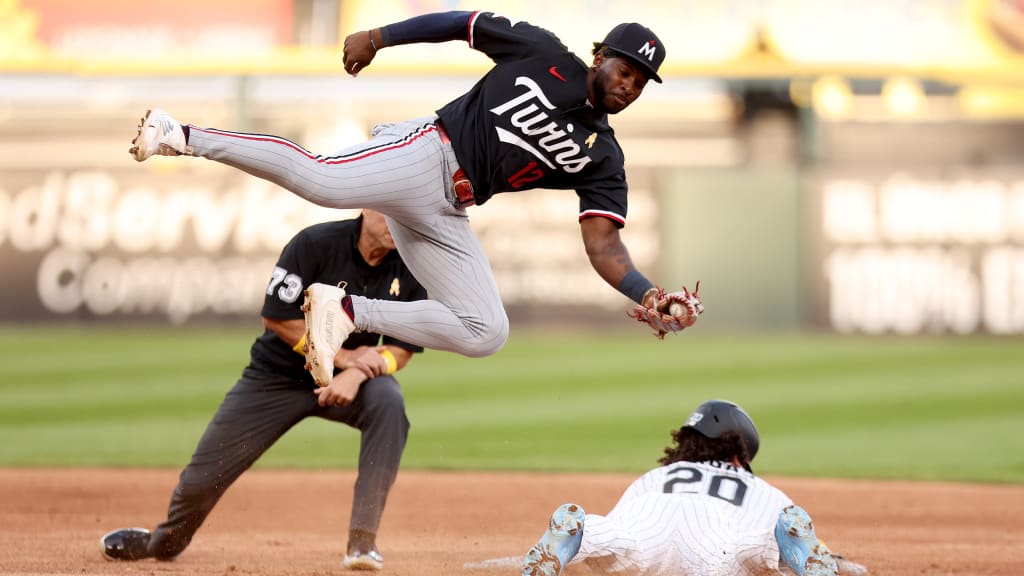 LIVE: White Sox trying to upend Twins