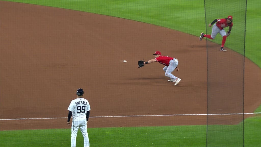 MLB: Reds' Brandon Phillips dealt to Braves for pair of pitchers