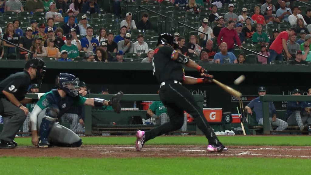 Anthony Santander's solo HR (12)