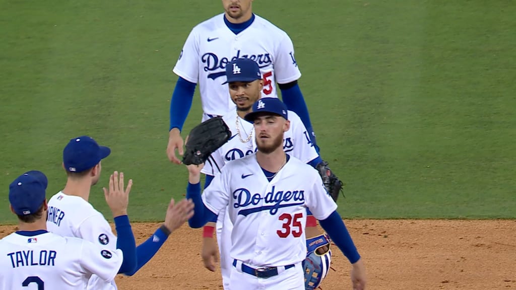 NLCS Gm3: Dodgers tie it in 9th on Lopes' infield hit 
