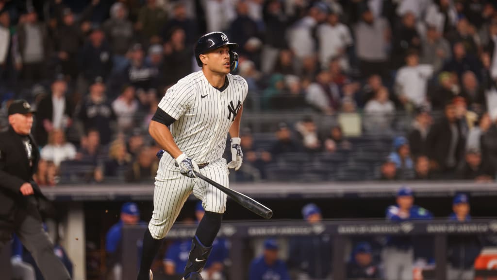 Giancarlo Stanton's solo homer (2) 