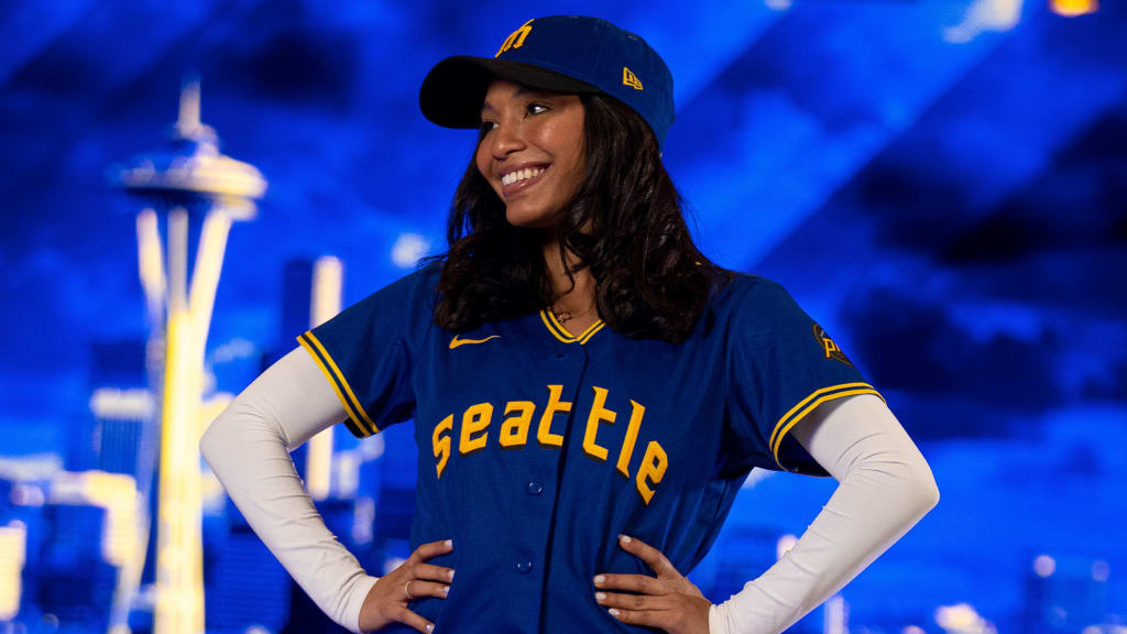 Fashion show at the Mariners Team Store