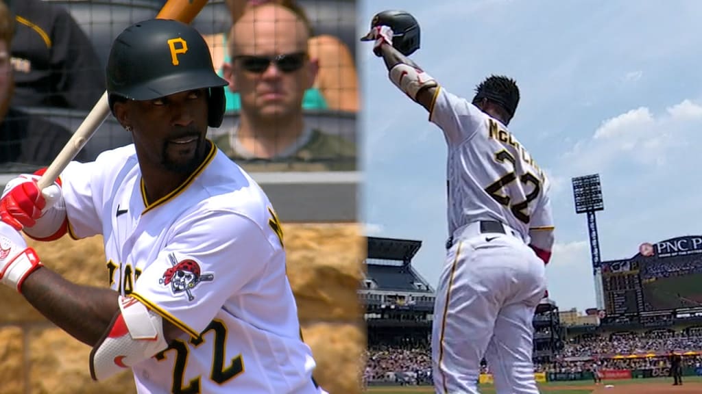 Andrew McCutchen collects 2,000th career hit