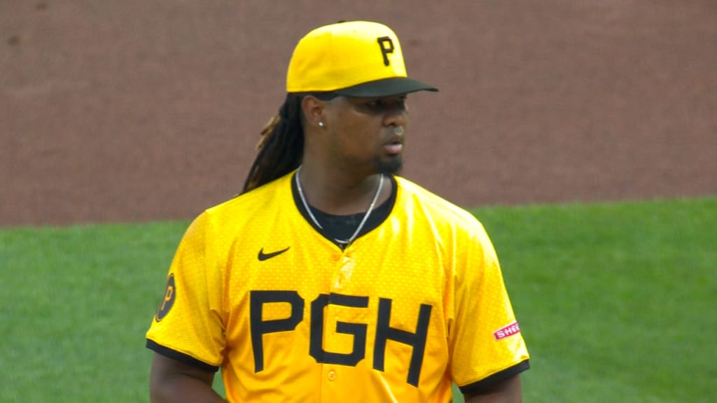 Luis L. Ortiz strikes out Geraldo Perdomo