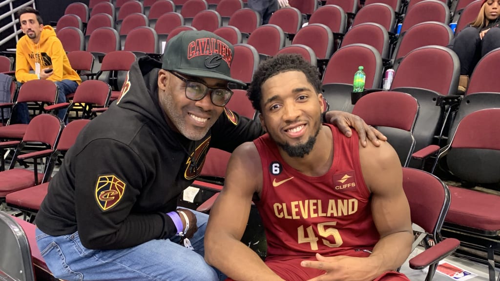 Donovan Mitchell's baseball fandom due to his father