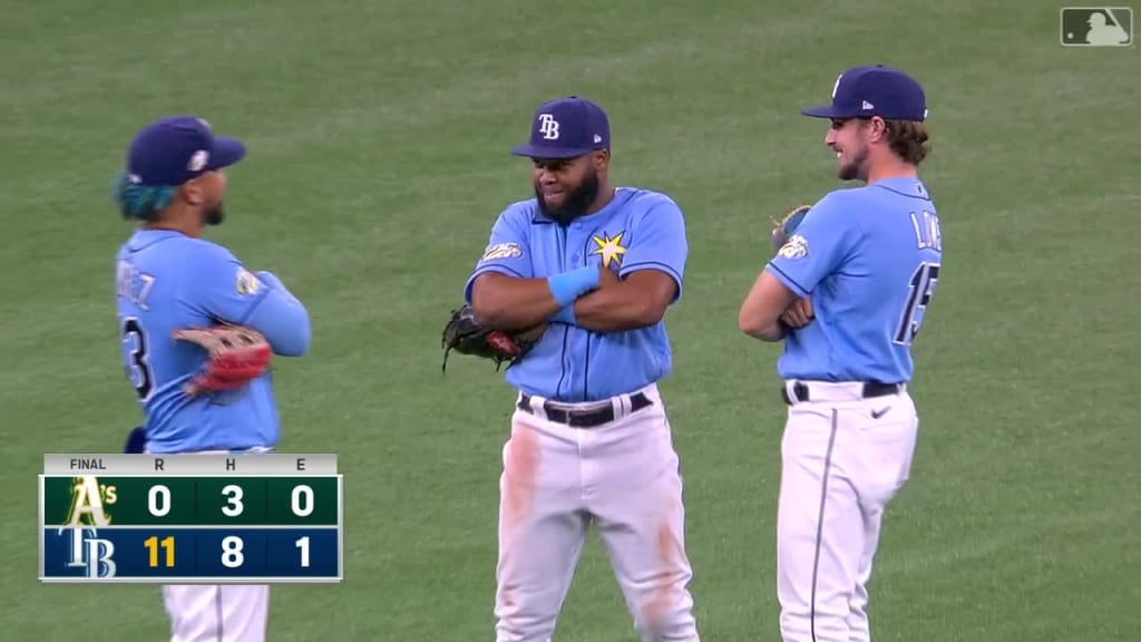 Rays win 11th in row with seven runs in 11th