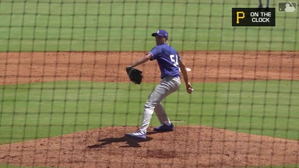 A's draft RHP Echavarria No. 72