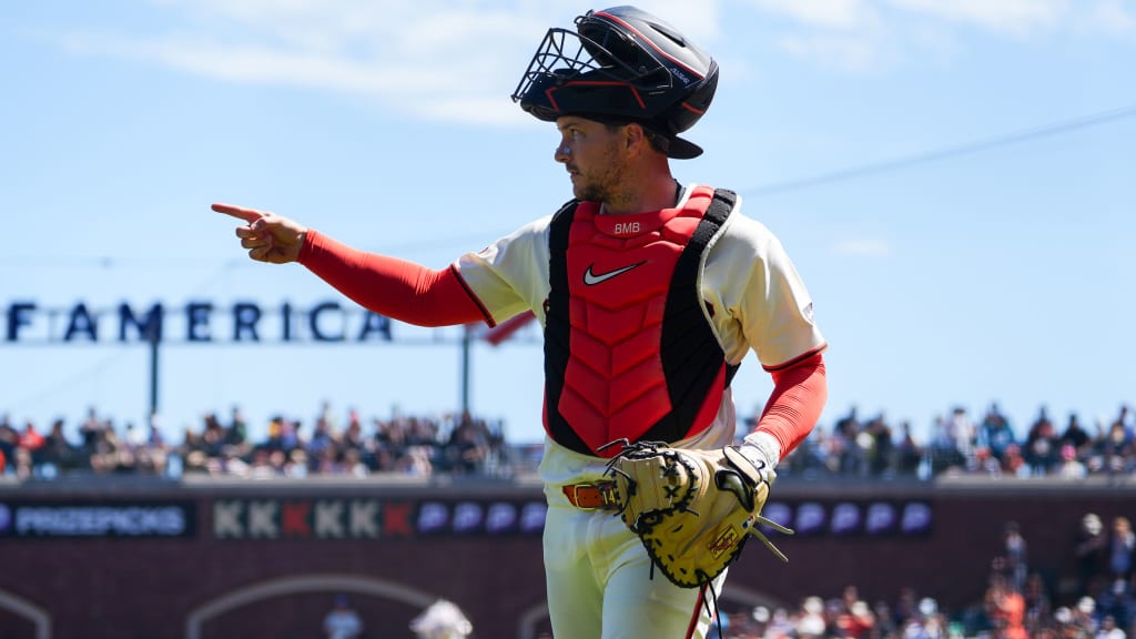 Guards add two-time Gold Glove winner Bailey in trade with Giants