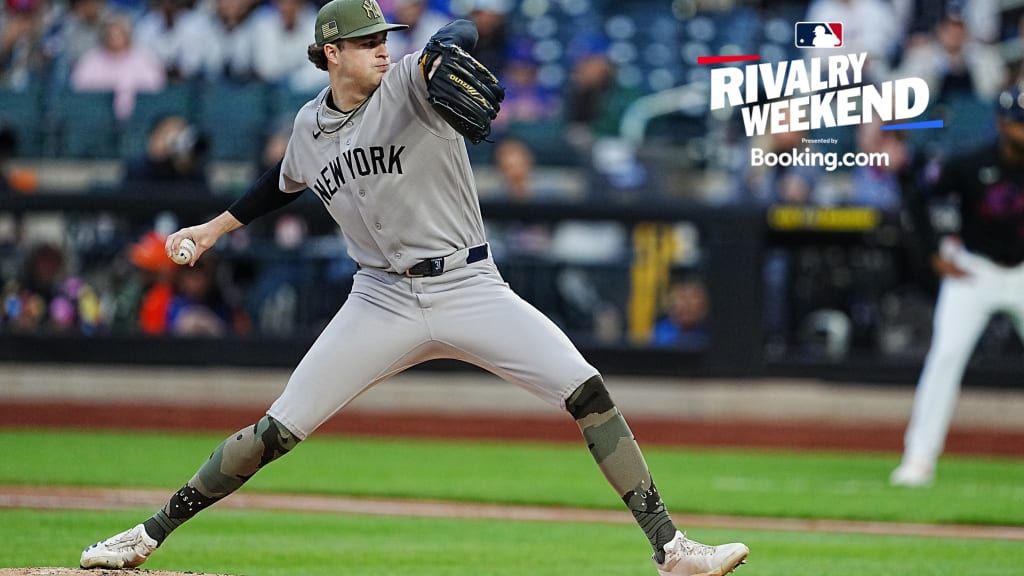 LIVE: In Subway Series opener, Yankees make first stops at home