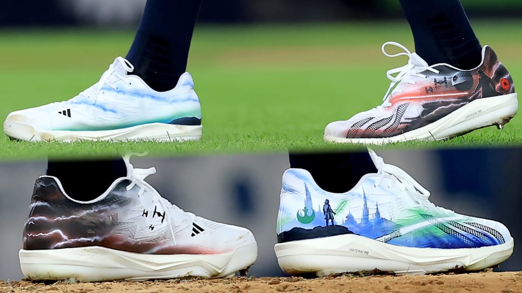 Cam Schlittler wore a pair of custom "Star Wars" cleats for Players' Weekend; one cleat for the Light Side and the other for the Dark Side. (Getty Images)