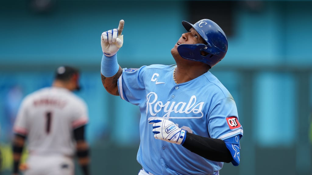 Salvy, Brett stand alone atop Royals' all-time HR list