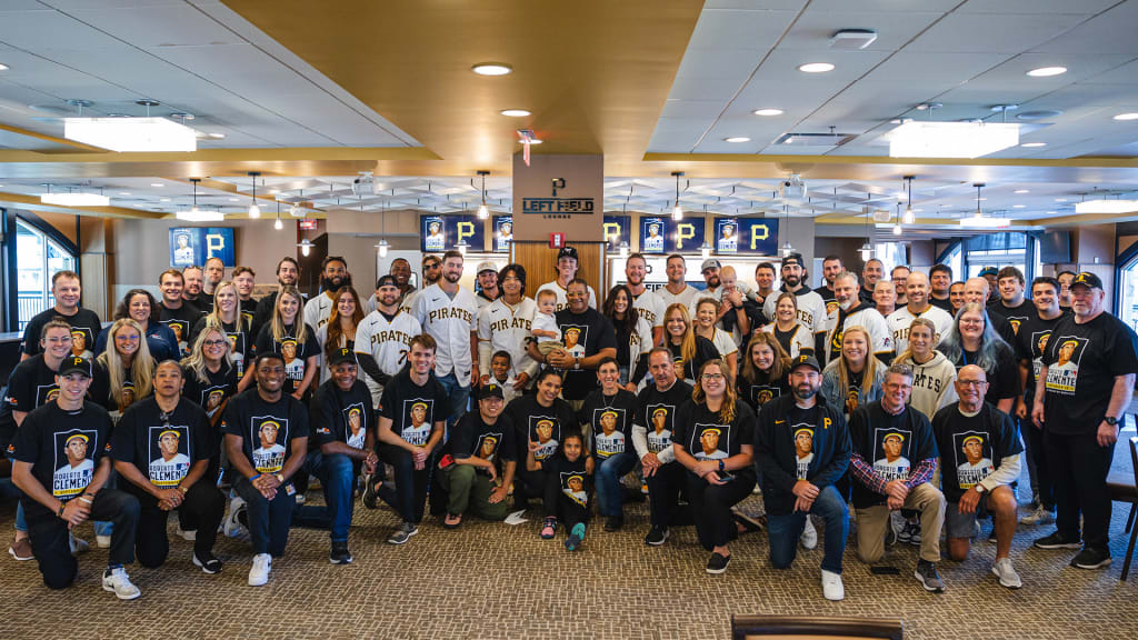 Pirates honor legends' legacy on Clemente Day 2023