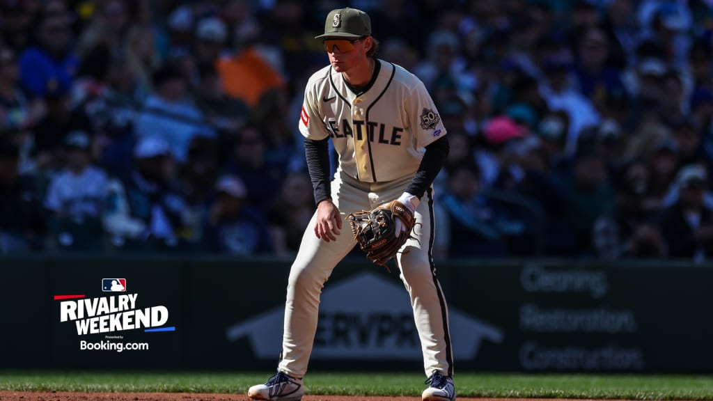 LIVE: Mariners call up phenom for debut vs. Padres