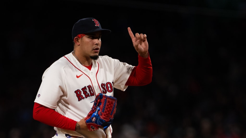 Eduardo Rivera called up to Red Sox for MLB debut