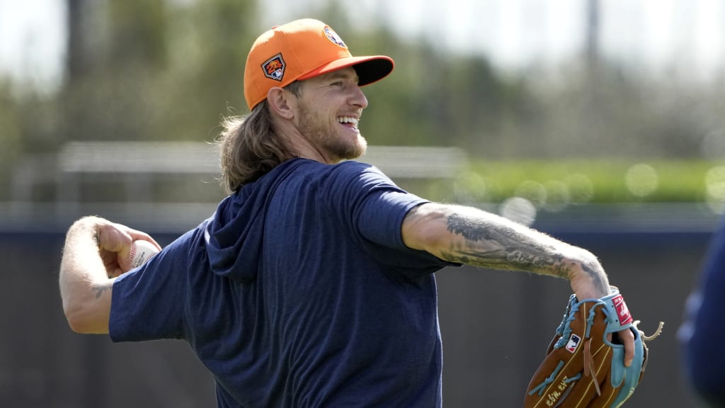 Josh Hader gets in reps at camp