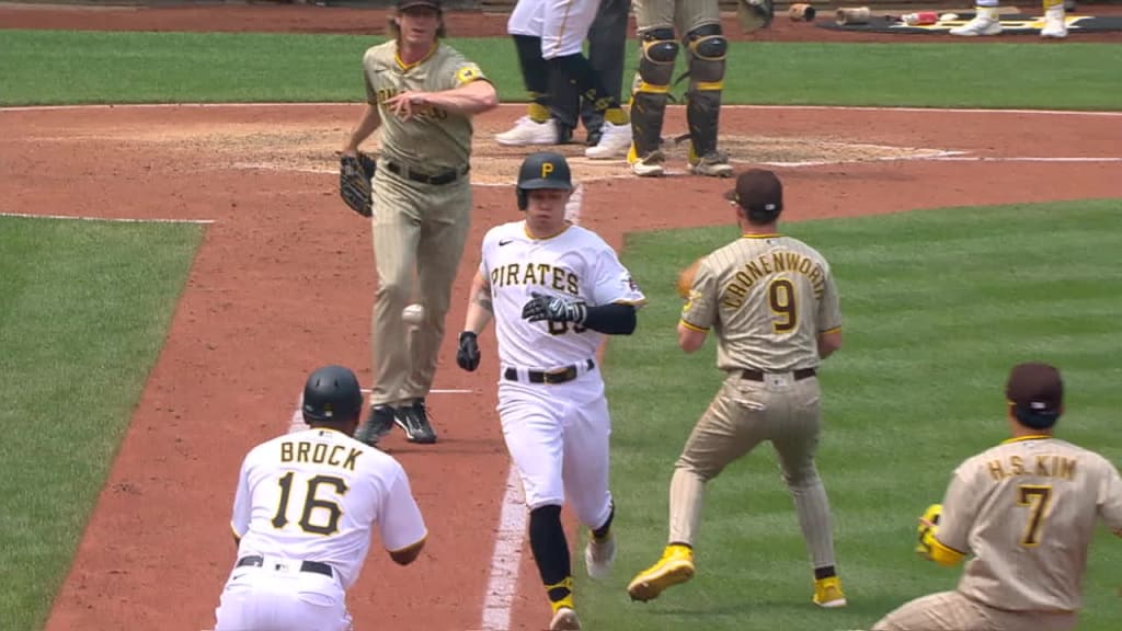 Korea's Ha-Seong Kim crushes ANOTHER solo shot to right field