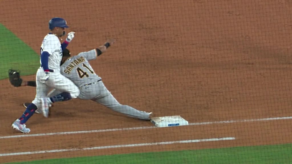 Chavis' bases-loaded single in 9th puts Pirates over Reds