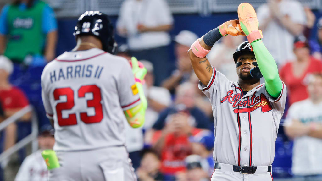 LIVE: Harris inspires déjà vu with nearly identical homers