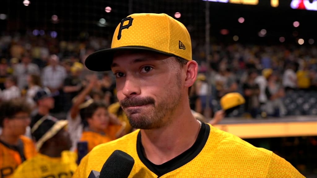 Bryan Reynolds hits go-ahead triple in Pirates win
